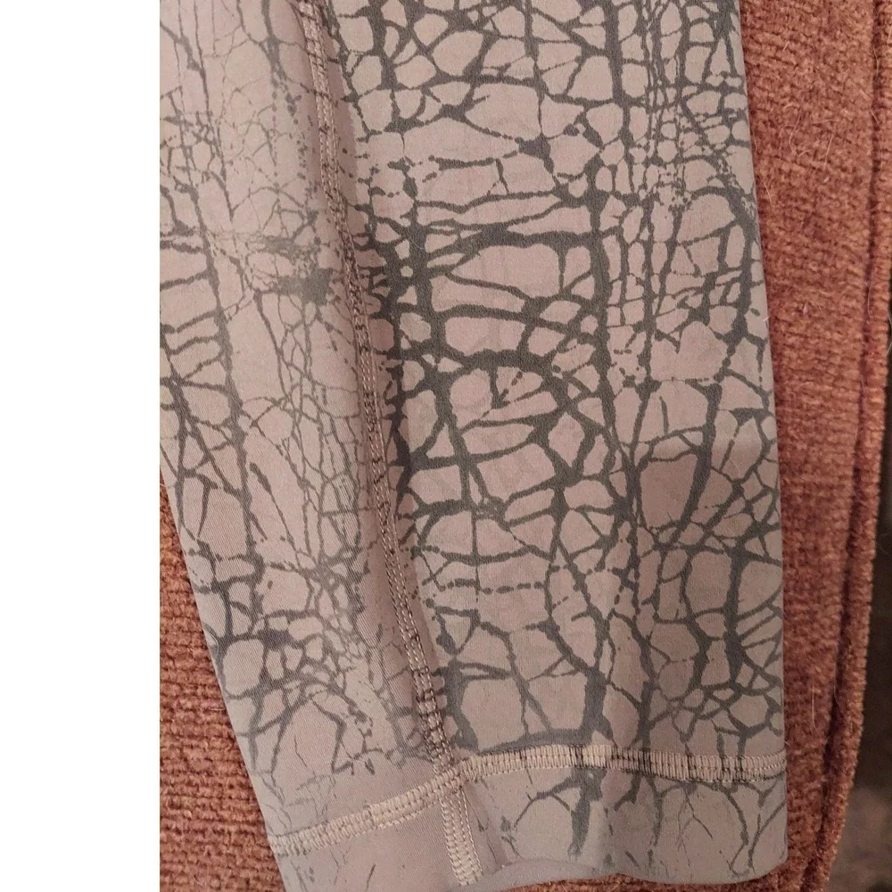 Lululemon High-Rise Workout Tights Grey Crackle Print Yoga Leggings Size 12‎